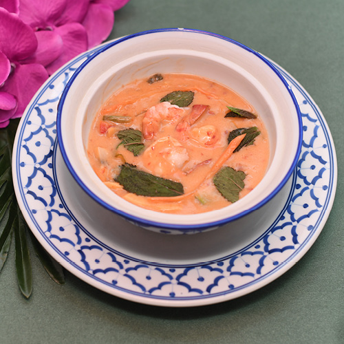 Poulet au curry rouge et lait de coco